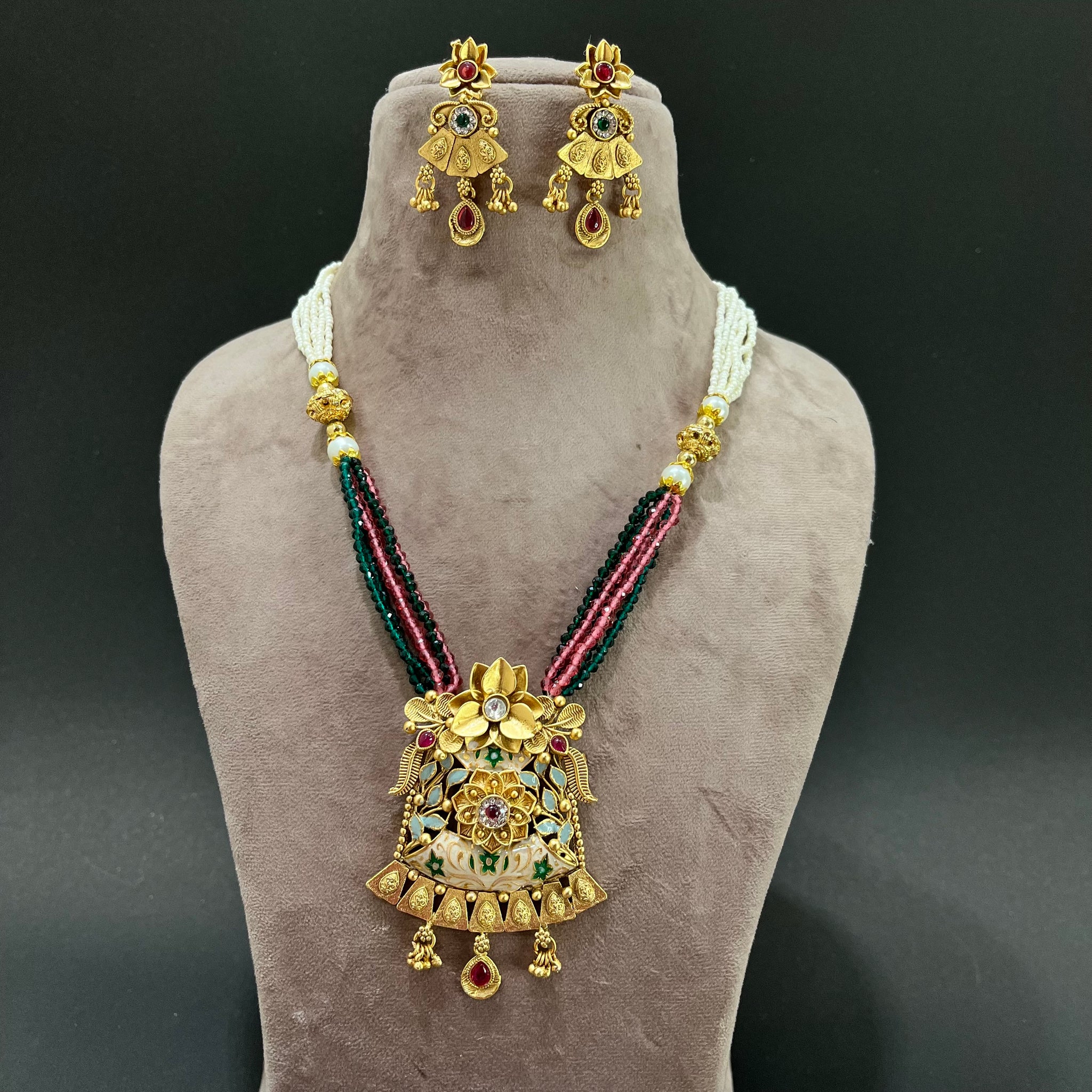 Gold Toned Nakkaashi Pendant With Earrings