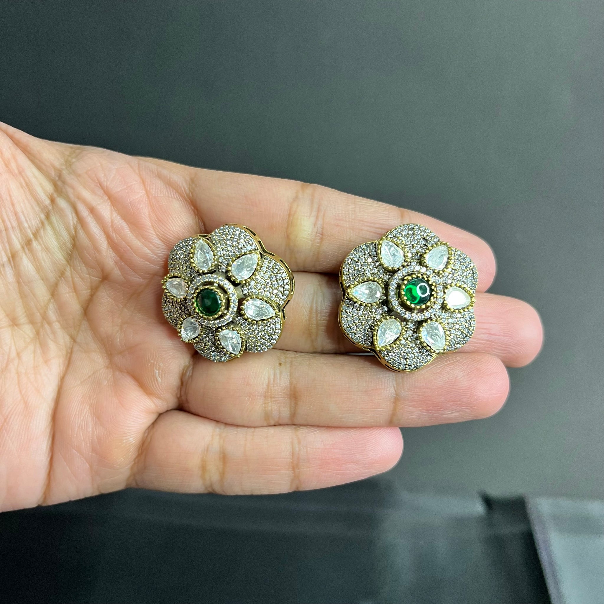 VICTORIAN MOISSANITE STUDS