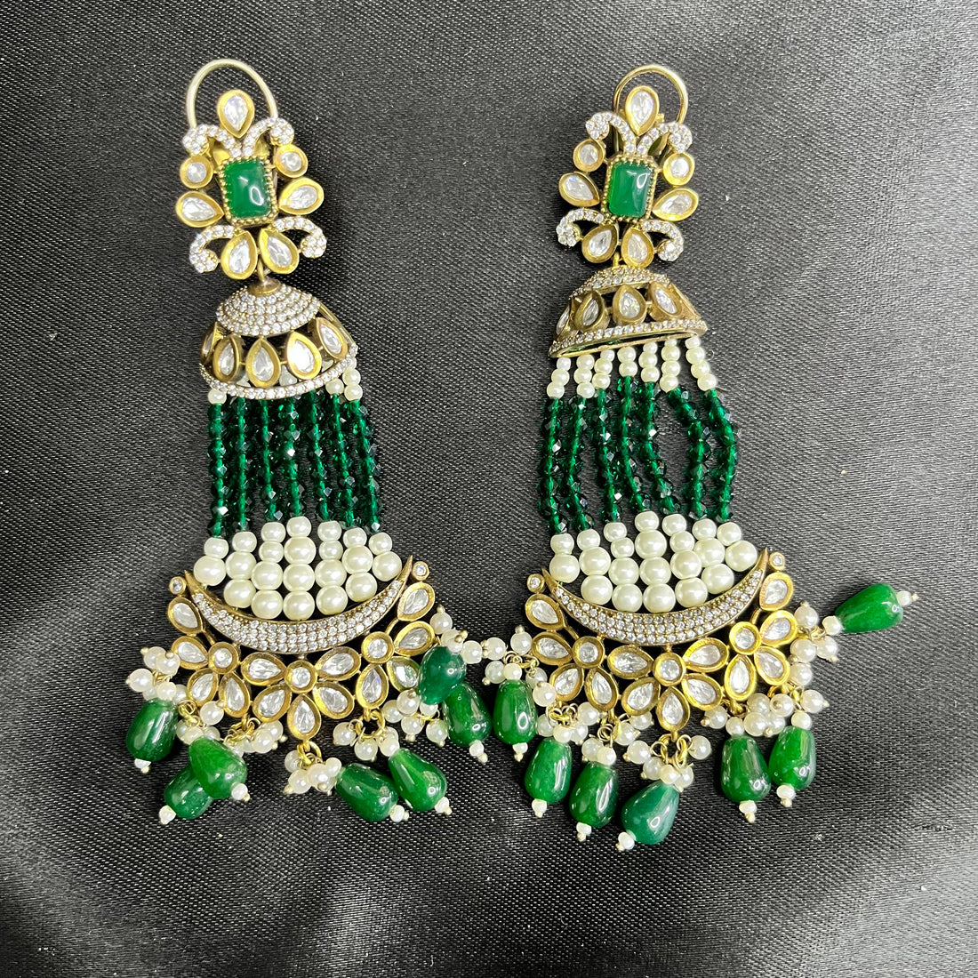 MOISSANITE EMERALD EARRINGS WITH MANGTIKKA