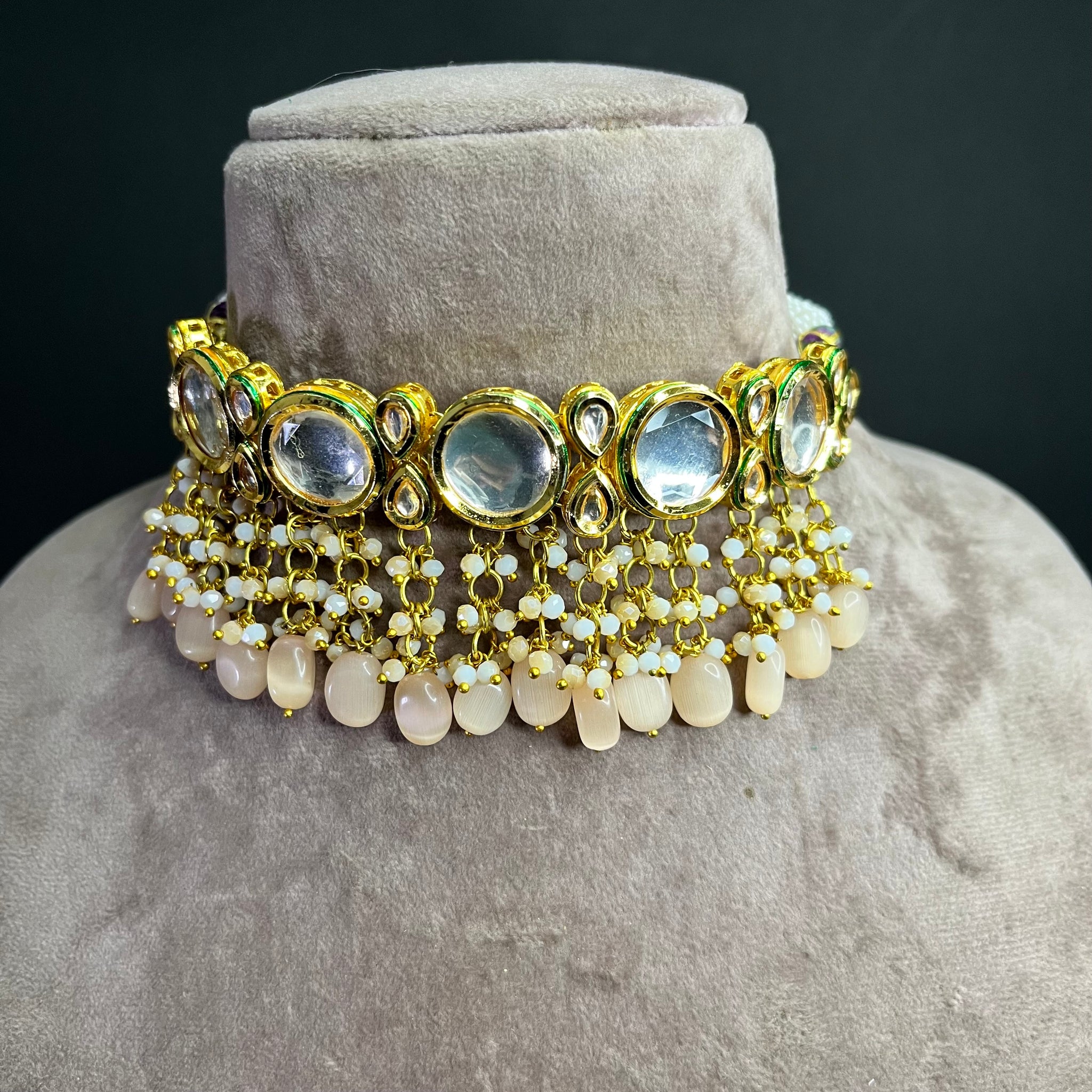 KUNDAN CHOKER WITH ONYX BEADS