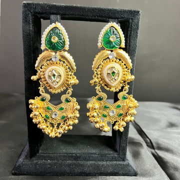 NIYATI EMERALD EARRINGS